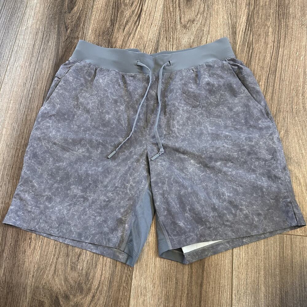 Lululemon T.H.E. Linerless 7" Shorts Men's M Gray Four Way Stretch Sweat Wicking
